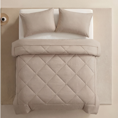 Couette 2-en-1 Kavenlia beige crème sur un lit double, housse cousue, sans draps